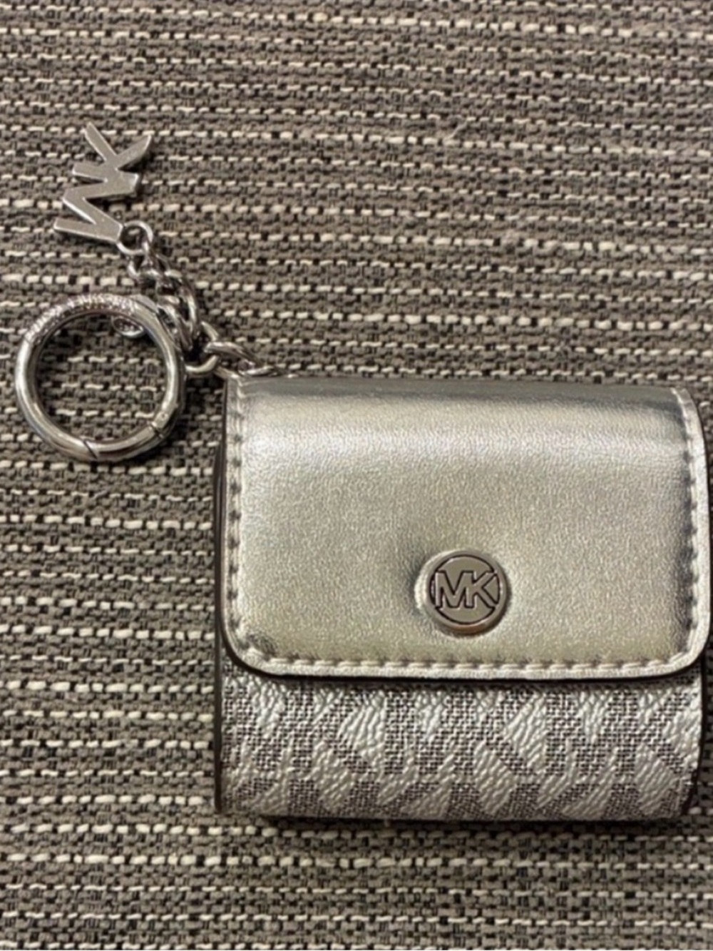 Michael Kors Jet Set AirPod Case Keychain